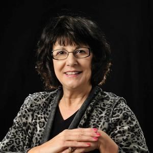 Meet your Posher, Debra